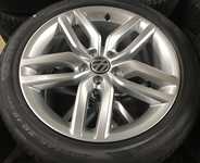 Alu kolo originál VW 8x18" ET48, 5x112x57 a Pirelli PZero Nero 235/45 R18 98Y XL FR