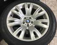 Alu kolo originál BMW X5 5x120x74 Přední 9x19" ET37 a Vredestein Wintrac 4 Xtreme 255/50 R19 107V 90%, Zadní 10x19" ET20 a Vredestein Wintrac 4 Xtreme 285/45 R19 111V 70%