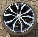 Alu kolo originál VW 7.5x19“ ET51, 5x112x57 a Dunlop SP Sport Maxx GT 225/35 R19 88Y 70%