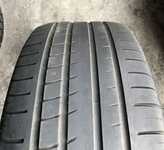 Pirelli PZero Rosso 255/40 R19 100Y