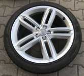 Alu kolo originál AUDI 8.5x20" ET43, 5x112x66.5 a Pirelli Winter 240 SottoZero II 255/40 R20 101V XL FR AO 60%