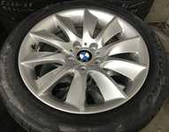 Alu kolo originál BMW 8x18" ET30, 5x120x72.5 a Pirelli Winter 240 SottoZero II 245/45 R18 100V XL * RFT 90%