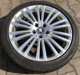 Alu kolo originál VW 7.5x18“ ET51, 5x112x57 a Kormoran Gamma B2 225/40 R18 92Y 10% a Farroad FRD26 225/40 R18 92W XL 30%