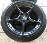 Alu kolo originál BMW BBS 5x120x72.5 Přední 8x18" ET47 a Bridgestone RE050A 225/40 R18 88W * RFT 40%, Zadní 8.5x18" ET50 a Bridgestone RE050A 255/35 R18 90W * RFT 30%