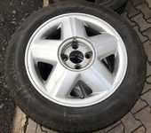 Alu kolo originál RENAULT 6x15" ET43 4x100x60 a Pirelli P6000 185/60 R15 88H XL 30%