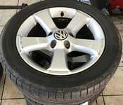 Alu kolo originál VW 6.5x16" ET42 5x112x57 a Pirelli P6000 205/55 R16 91W 20%