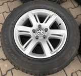 Alu kolo originál VW Amarok 8x17“ ET49, 5x120x65 a Goodyear Wrangler HP 245/65 R17 107H 30%