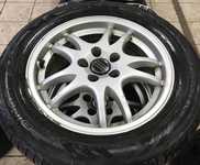 Alu kolo originál VOLVO 6.5x16" 5x108x63.3 ET43 a Nokian WR D4 215/55 R16 97H XL 40%