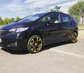 HONDA JAZZ jsme obuli na Alu kolo originál RENAULT 7x17“ ET44, 4x100x60 a Bridgestone RE050A 205/40 R17 84W