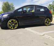 HONDA JAZZ jsme obuli na Alu kolo originál RENAULT 7x17“ ET44, 4x100x60 a Bridgestone RE050A 205/40 R17 84W