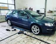 VW PASSAT jsme obuli na Alu kolo originál AUDI 9x18" ET52 5x112x57 a Saetta Touring 2 225/40 R18 92Y XL