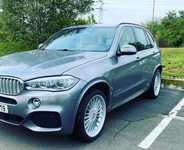 BMW X5 jsme obuli na Alu kolo originál ALPINA Přední 5x120x74 10x21" ET40 a Dunlop SP Sport Maxx 285/35 R21 105W XL RFT *, Zadní 5x120x74 11.5x21" ET38 a Dunlop SP Sport Maxx 325/30 R21 108Y XL RFT *