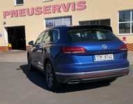 VW TOUAREG jsme obuli na Alu kolo originál AUDI 9x21" ET35, 5x112x66.5 a Continental ContiCrossContact UHP 295/40 R21 111W XL + čidla tlaku TPMS