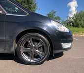 FORD GALAXY jsme obuli na Alu kolo LENSO 7.5x18" 5x108x65 ET45 a Pirelli PZero Nero 235/45 R18 98Y XL