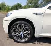 BMW X6M jsme obuli na Alu kolo originál BMW Přední 5x120x74 10x21" ET40 a Dunlop SP Sport Maxx 285/35 R21 105Y XL RFT *, Zadní 5x120x72,5 11.5x21" ET38 a Dunlop SP Sport Maxx 325/30 R21 108Y XL RFT *