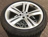 Alu kolo originál VW 9x19" ET33 5x112x57 a Bridgestone Blizzak LM25 245/40 R19 94V 40%