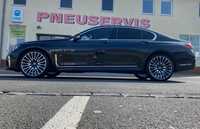 BMW 7 jsme obuli na Alu kolo originál BMW 5x112x66.5 PŘEDNÍ 8.5x21“ ET25 a Pirelli PZero 245/35 R21 96Y RFT *, ZADNÍ 10x21“ ET41 a Pirelli PZero 275/30 R21 98Y RFT * + čidla tlaku TPMS