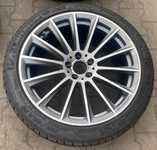 Alu kolo originál MERCEDES AMG 5x112x66.5, Přední 9x20" ET34 a Michelin Pilot Alpin PA4 255/40 R20 101V XL MO 70%, Zadní 10x20" ET48.1 a Michelin Pilot Alpin PA4 285/35 R20 104V XL MO 70% + čidla tlaku TPMS