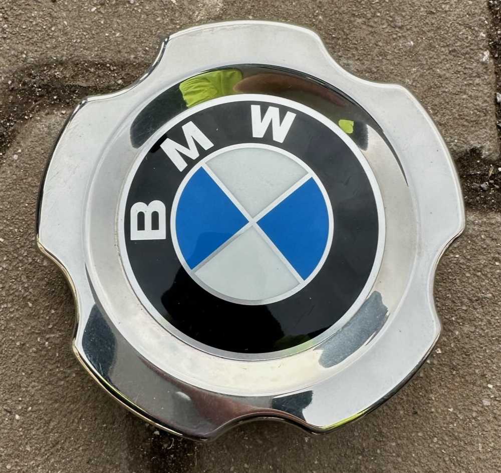 Kryty kol - Poklička mezi šrouby 5x120 originál BMW