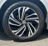 VW PASSAT jsme obuli na Alu kolo originál VW 7x17" ET46 5x112x57 a Continental ContiEcoContact 6 215/55 R17 94V ContiSeal