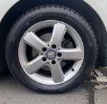 MERCEDES B-Class jsme obuli na Alu kolo originál MERCEDES 6x16" ET46, 5x112x66.5 a Lassa Snoways 4 205/55 R16 91H