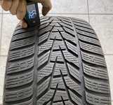 Hankook Winter i*cept Evo3 W330 235/35 R19 91W XL