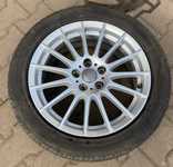 Alu kolo originál JAGUAR 6.5x17" 5x108x63.3 ET43.5 a Lassa Driveways 215/50 R17 95W XL