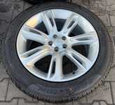 Alu kolo originál LAND ROVER 8.5x20“ ET45 5x108x63.3 a Pirelli Scorpion Winter 255/50 R20 109V XL 70% + čidla tlaku TPMS