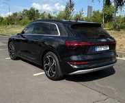 AUDI E-TRON jsme obuli na Alu kolo originál AUDI 9.5x21" ET36 5x112x66.5 a Bridgestone Alenza 001 265/45 R21 108H XL