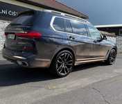 BMW X7 jsme obuli na Alu kolo HRS Přední 5x112x66.5 9.5x22" ET32 a Kumho Ecsta PS71 275/40 R22 108Y XL, Zadní 5x112x66.5 10.5x22" ET43 a Kumho Ecsta PS71 315/35 R22 111Y XL + čidla tlaku TPMS