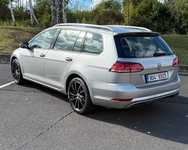 VW GOLF jsme obuli na Alu kolo HRS 7x17“ ET49, 5x112x57 a Lassa Revola 225/45 R17 91W