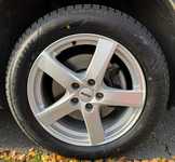 ŠKODA KAROQ jsme obuli na Alu kolo ALUTEC 7x17" ET45, 5x112x57 a Sailun Ice Blazer Alpine EVO1 215/55 R17 98V XL