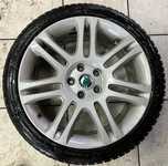 Alu kolo originál ŠKODA 7.5x18“ ET46, 5x112x57 a Dunlop Winter Sport 5 225/40 R18 92V XL 70% a Matador MP92 Sibir Snow 225/40 R18 92V XL 20%
