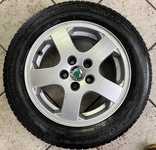 Alu kolo originál ŠKODA 6x14" ET43, 5x100x57 a Dayton Touring 2 185/60 R14 82H 70% 