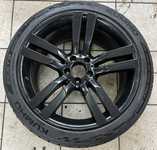 Alu kolo originál MERCEDES 5x112x66.5, Přední 8.5x20" ET45 a Goodyear Eagle F1 Asymmetric 3 235/45 R20 100V XL 70%, Zadní 9.5x20" ET57 a Kumho Ecsta Sport PS72 255/40 R20 104Y XL 70% + čidla tlaku TPMS