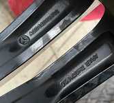 Alu kolo originál MERCEDES 5x112x66.5, Přední 8.5x20" ET45 a Goodyear Eagle F1 Asymmetric 3 235/45 R20 100V XL 70%, Zadní 9.5x20" ET57 a Kumho Ecsta Sport PS72 255/40 R20 104Y XL 70% + čidla tlaku TPMS