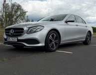 MERCEDES E-Class jsme obuli na Alu kolo originál MERCEDES 7.5x17" ET40, 5x112x66.5 a Lassa Revola 225/55 R17 101Y XL + čidla tlaku TPMS
