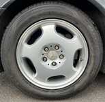 MERCEDES E-Class jsme obuli na Alu kolo originál MERCEDES 7.5x16" ET41, 5x112x66.5 a Nexen N Fera SU1 225/55 R16 95W
